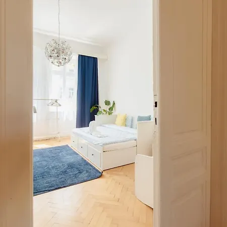 Ivy House With Balcony Apartment Bratislava