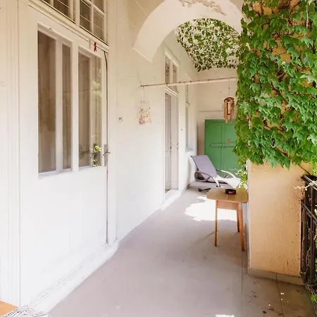 Apartman Ivy House With Balcony